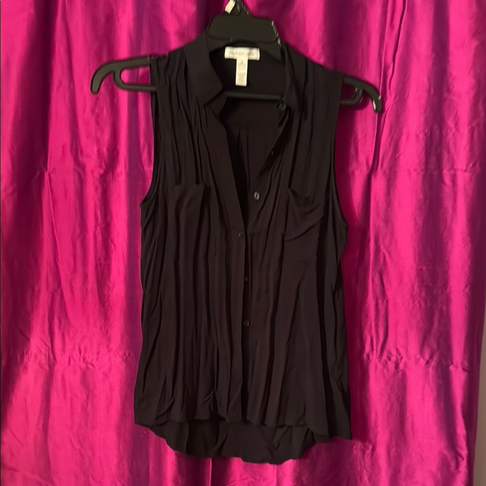 Ambiance Apparel Black Sleeveless Pleated Blouse size Med💕